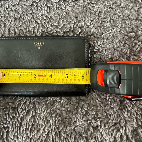 FOSSIL Leather Wristlet Wallet - Picture 5 of 11